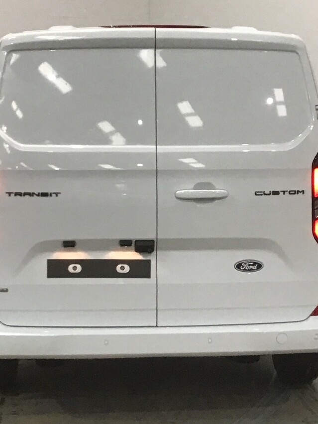 Ford Transit Custom 320 L1H1 PHEV Limited Hybrid