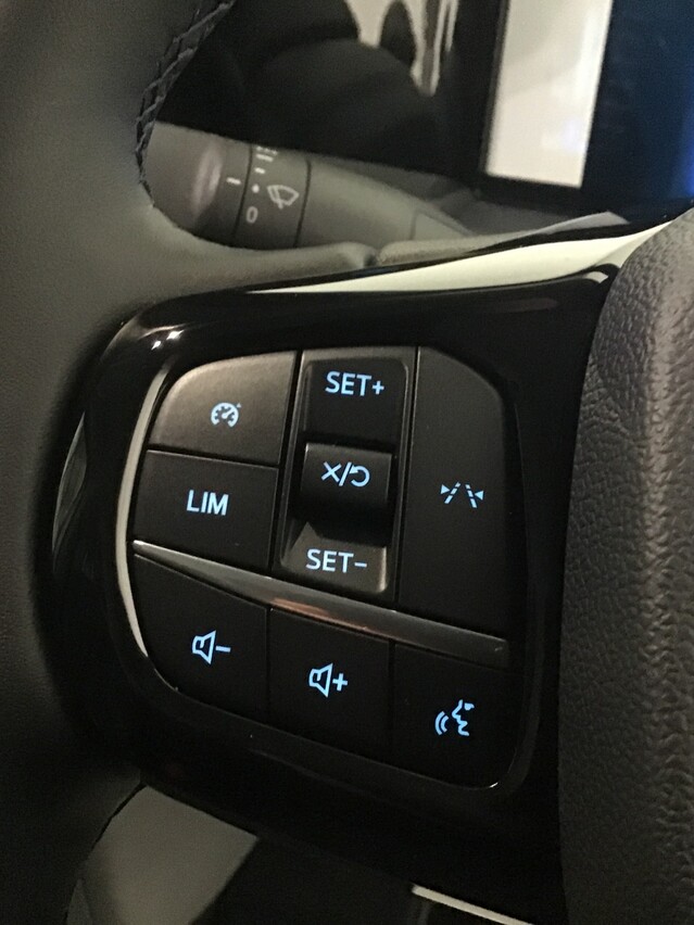Ford Transit Custom 320 L1H1 PHEV Limited Hybrid