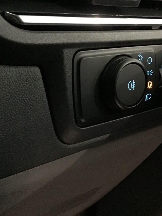 Ford Transit Custom 300L2 H1 Limited Van 2.0 Ecoblue 136ps - Moondust Silver
