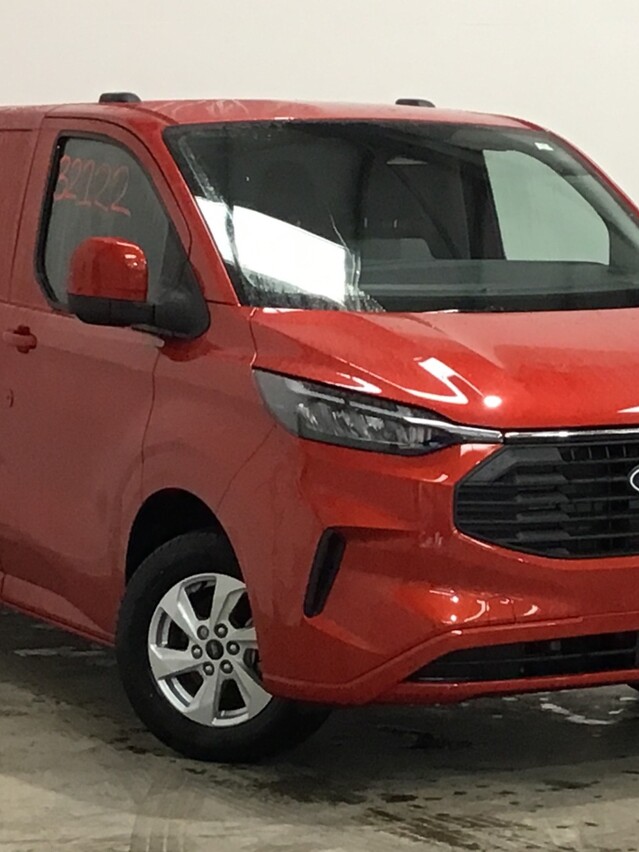 Ford Transit Custom 320L1 Limited 2.0 Ecoblue 136ps - Artisan Red