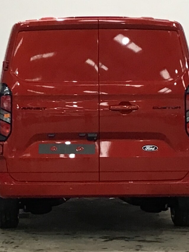 Ford Transit Custom 320L1 Limited 2.0 Ecoblue 136ps - Artisan Red
