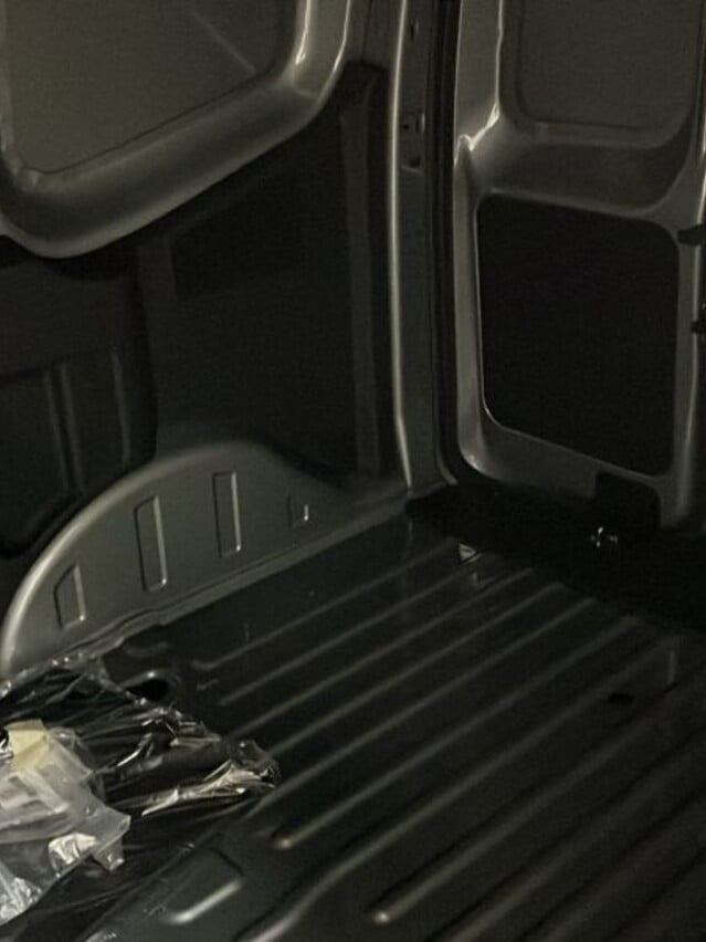 Ford Transit Courier 1.5 TDCi 100ps Active Van [6 Speed]