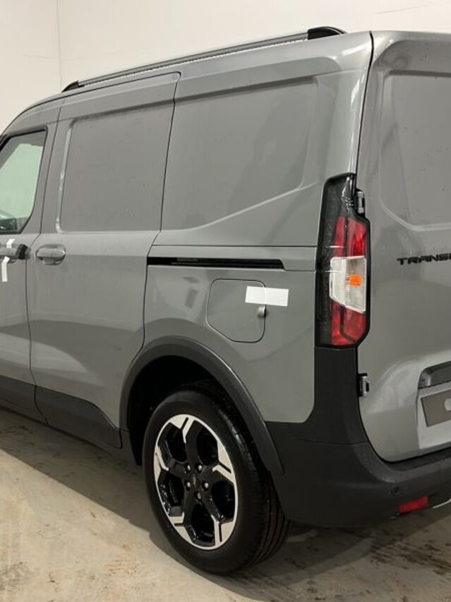 Ford Transit Courier 1.5 TDCi 100ps Active Van [6 Speed]