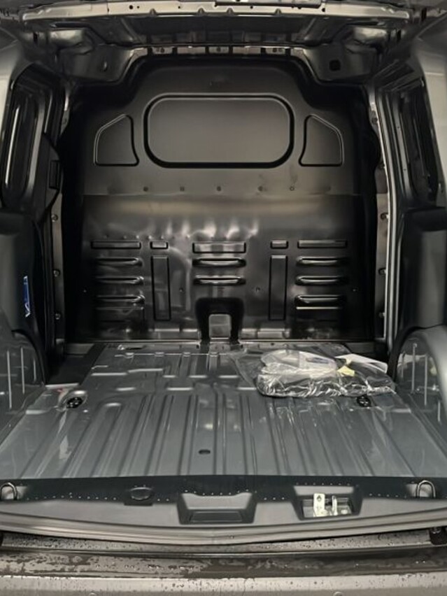Ford Transit Courier 1.5 TDCi 100ps Active Van [6 Speed]
