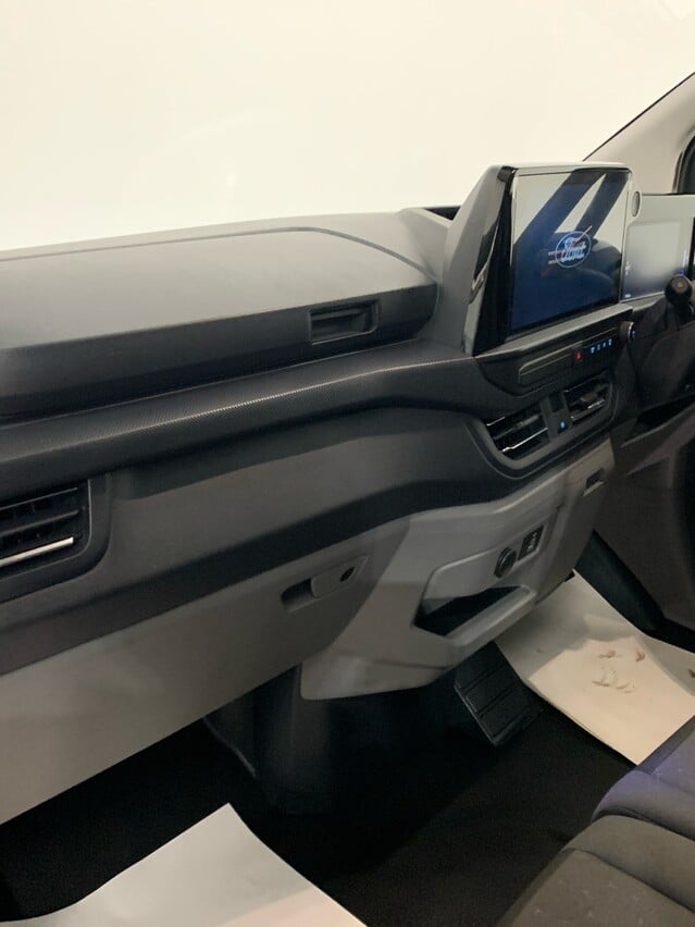 Ford E-Transit Custom 320L1 Limited 65kwh 100kw/136ps *ELECTRIC*