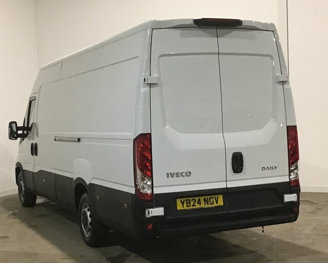 Iveco Daily 35S14 DIESEL 2.3 High Roof Business Van 4100 WB