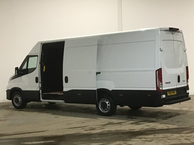 Iveco Daily 35S14 DIESEL 2.3 High Roof Business Van 4100 WB 6