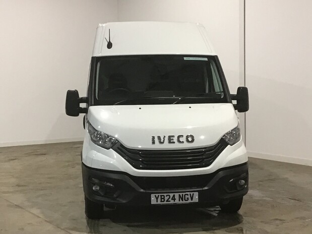 Iveco Daily 35S14 DIESEL 2.3 High Roof Business Van 4100 WB 7