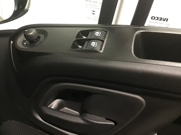 Iveco Daily 35S14 DIESEL 2.3 High Roof Business Van 4100 WB 15