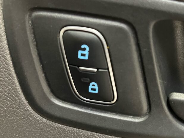 Ford Transit Connect TRANSIT CONNECT 230 L2 DIESEL 1.5 Eco Blue 120ps Trend D/Cab Van 8