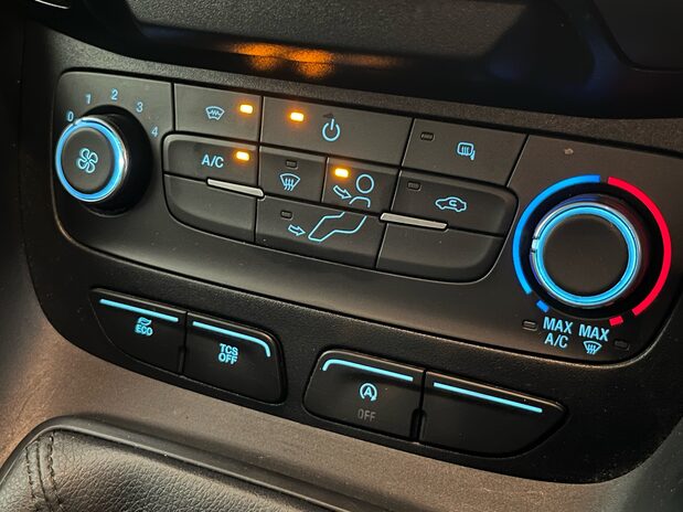 Ford Transit Connect TRANSIT CONNECT 230 L2 DIESEL 1.5 Eco Blue 120ps Trend D/Cab Van 10