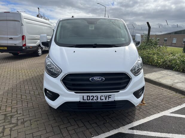 Ford Transit Custom TRANSIT CUSTOM 300 L2 DIESEL FWD 2.0 Eco Blue 130ps Low Roof Limited Van 2