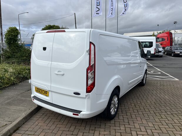 Ford Transit Custom TRANSIT CUSTOM 300 L2 DIESEL FWD 2.0 Eco Blue 130ps Low Roof Limited Van 7