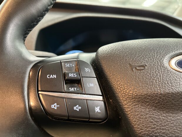 Ford Transit Custom TRANSIT CUSTOM 300 L1 DIESEL FWD 2.0 Eco Blue 130ps H1 Limited Van Automati 13