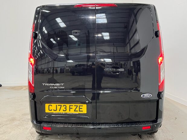Ford Transit Custom TRANSIT CUSTOM 300 L1 DIESEL FWD 2.0 Eco Blue 130ps H1 Limited Van Automati 17