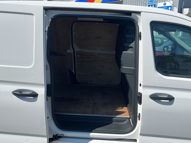 Volkswagen Caddy VOLKSWAGEN CADDY MAXI C20 COMMERCE 2.0 TDI 102PS 21