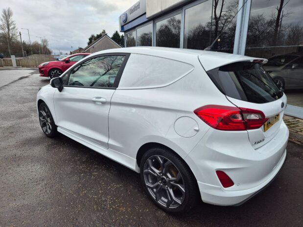 Ford Fiesta 1.0 EcoBoost 125 Sport Van 7