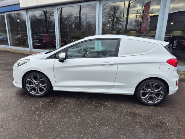 Ford Fiesta 1.0 EcoBoost 125 Sport Van 8