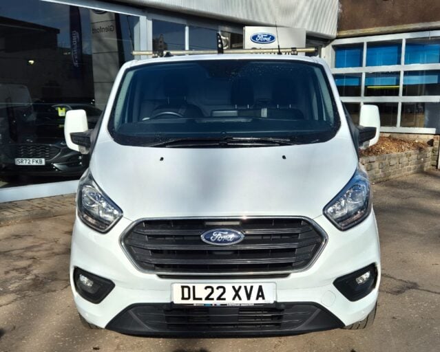 Ford Transit Custom 300 L2 DIESEL FWD 2.0 Eco Blue 130ps Low Roof Limited Van