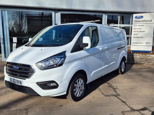 Ford Transit Custom 300 L2 DIESEL FWD 2.0 Eco Blue 130ps Low Roof Limited Van 3