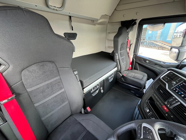 Iveco S-Way 490 Active Time Transporter Cab *NEW* 11