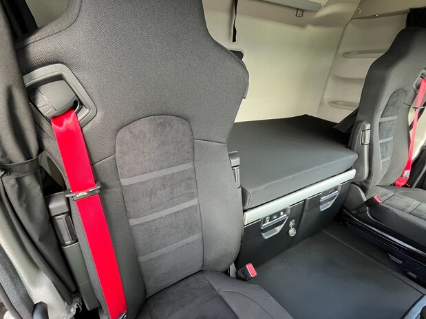 Iveco S-Way 490 Active Time Transporter Cab *NEW* 12
