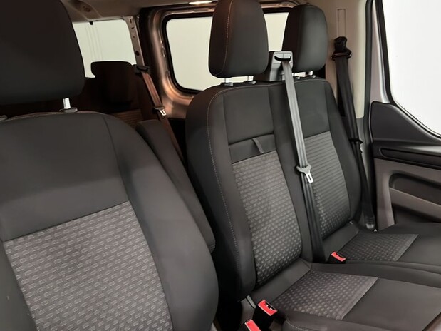 Ford Transit Custom 2.0 Eco Blue 320 L2 130ps H1 Trend 9 Seater Minibus 4