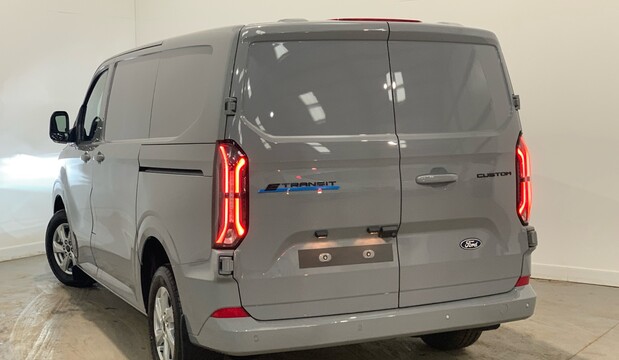 Ford Transit Custom 320L1 Limited 65kwh 100kw/136ps *ELECTRIC-NEW*