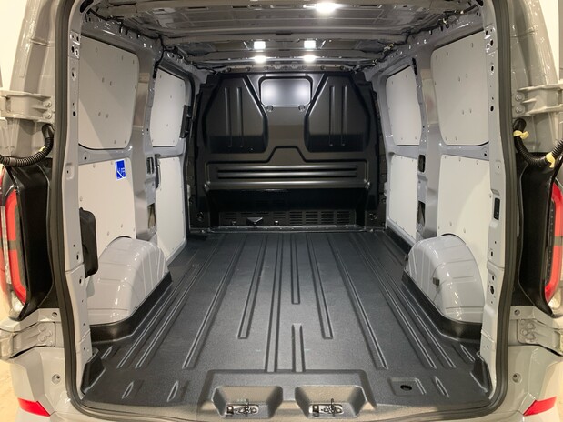 Ford Transit Custom 320L1 Limited 65kwh 100kw/136ps *ELECTRIC-NEW* 9