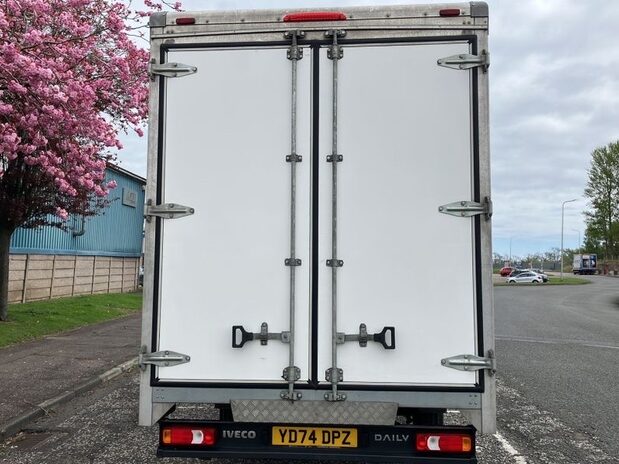 Iveco Daily Daily 35S14 2.3 Curtainder 3750 WB Barn Doors 8
