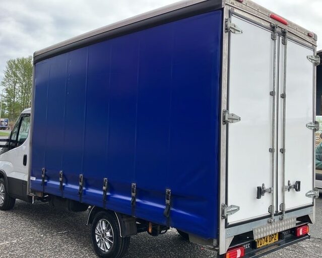 Iveco Daily Daily 35S14 2.3 Curtainder 3750 WB Barn Doors