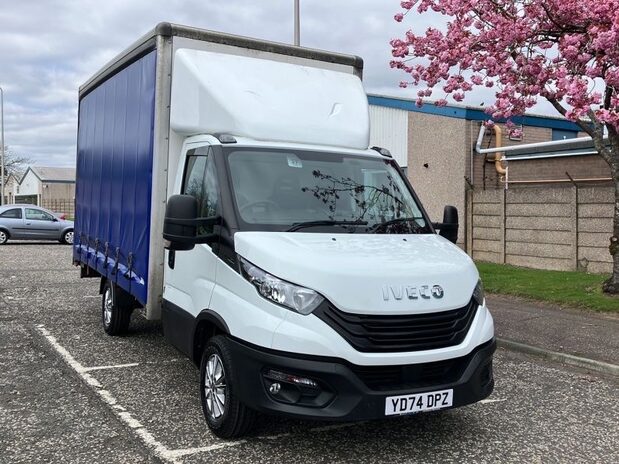 Iveco Daily Daily 35S14 2.3 Curtainder 3750 WB Barn Doors 1
