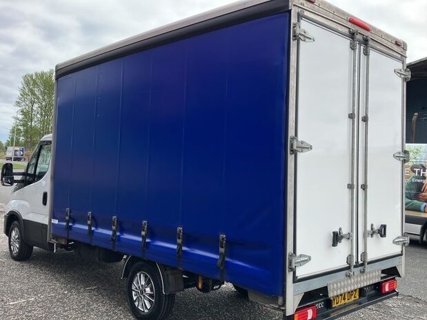 Iveco Daily Daily 35S14 2.3 Curtainder 3750 WB Barn Doors 6
