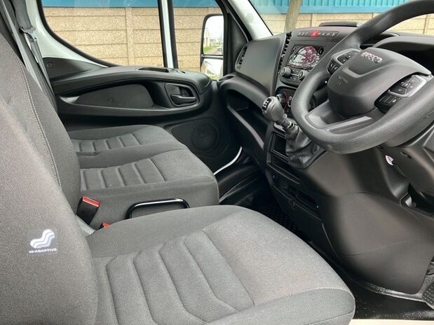 Iveco Daily Daily 35S14 2.3 Curtainder 3750 WB Barn Doors 3