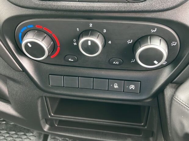 Iveco Daily Daily 35S14 2.3 Curtainder 3750 WB Barn Doors 10