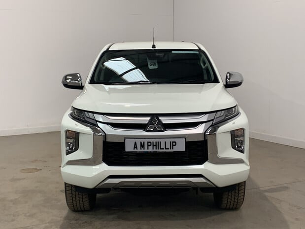 Mitsubishi L200 L200 Double Cab DI-D 150 Barbarian 4WD 7