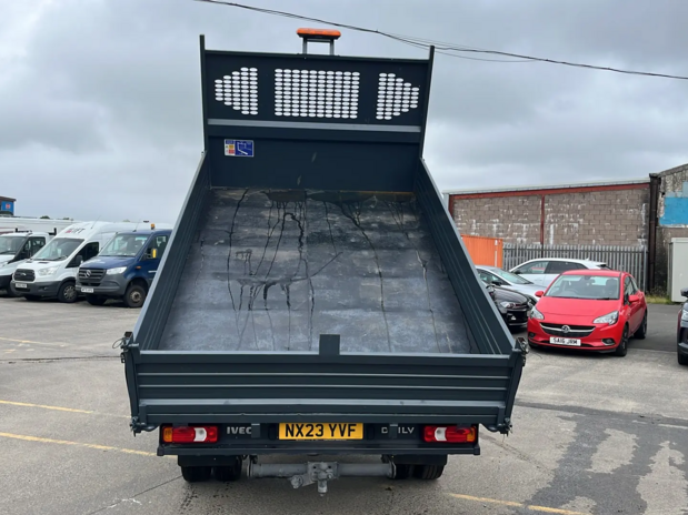 Iveco Daily DAILY 35C14 DIESEL 2.3 Business Tipper 3450 WB 4