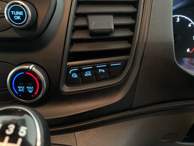 Ford Transit TRANSIT 350 L4 DIESEL RWD 2.0 ECO BLUE 130PS H3 LEADER VAN 17