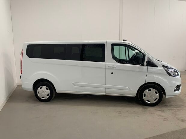 Ford Transit Custom TRANSIT CUSTOM 320 L2 DIESEL FWD 2.0 Eco Blue 130ps Low Roof 9-Seater Trend 5