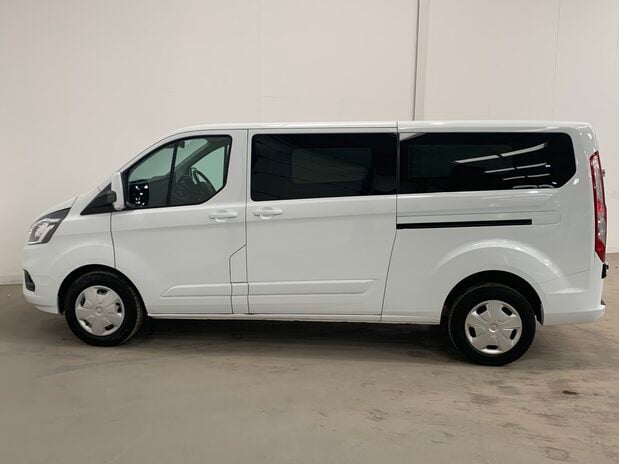 Ford Transit Custom TRANSIT CUSTOM 320 L2 DIESEL FWD 2.0 Eco Blue 130ps Low Roof 9-Seater Trend 6