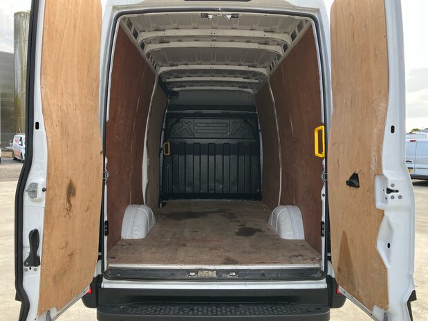 Iveco Daily Daily 35S14V 2.3 H2 Business Van 3520 WB 10