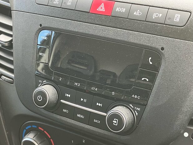 Iveco Daily Daily 35S14V 2.3 H2 Business Van 3520 WB 17