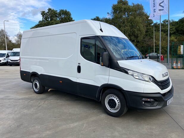 Iveco Daily Daily 35S14V 2.3 H2 Business Van 3520 WB 1