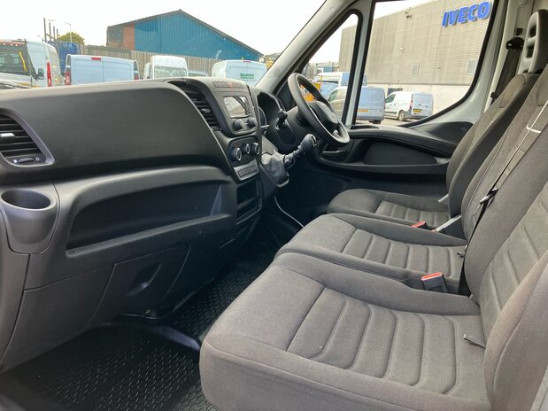 Iveco Daily Daily 35S14V 2.3 H2 Business Van 3520 WB 13