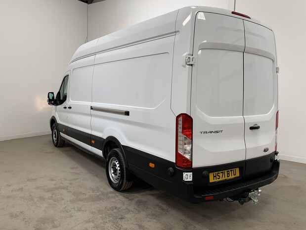 Ford Transit TRANSIT 350 L4 DIESEL RWD 2.0 Eco Blue 130ps H3 Leader Van. 2