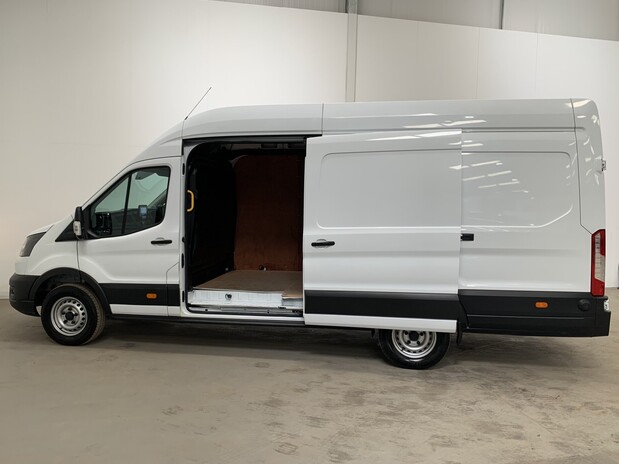 Ford Transit TRANSIT 350 L4 DIESEL RWD 2.0 Eco Blue 130ps H3 Leader Van. 12