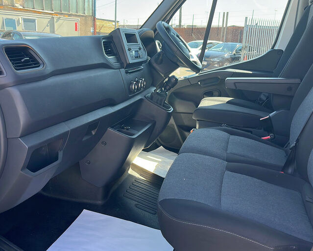 Renault Master Renault Master MWB Diesel FWD MM35 Energy dci 150 Business Van