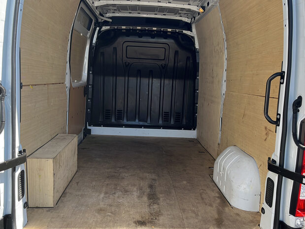 Renault Master Renault Master MWB Diesel FWD MM35 Energy dci 150 Business Van 17