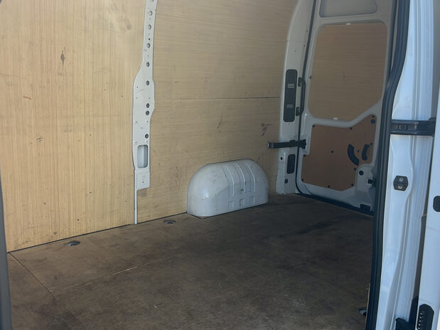 Renault Master Renault Master MWB Diesel FWD MM35 Energy dci 150 Business Van 19