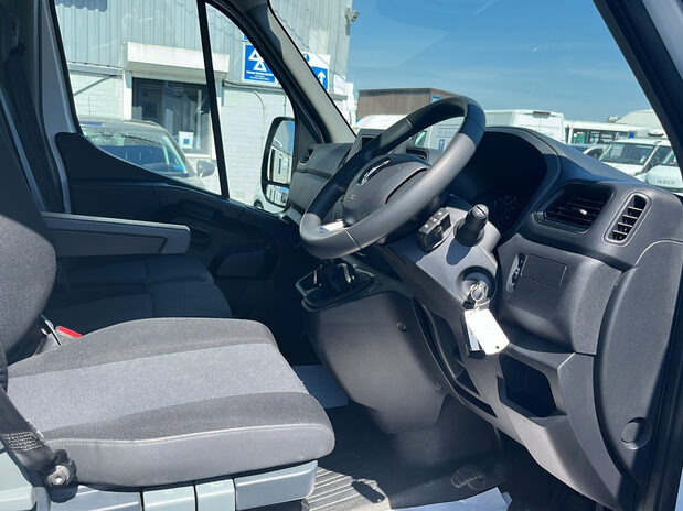 Renault Master Renault Master MWB Diesel FWD MM35 Energy dci 150 Business Van 15